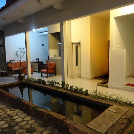 Pendowo Huis Guest House Yogyakarta Esterno foto